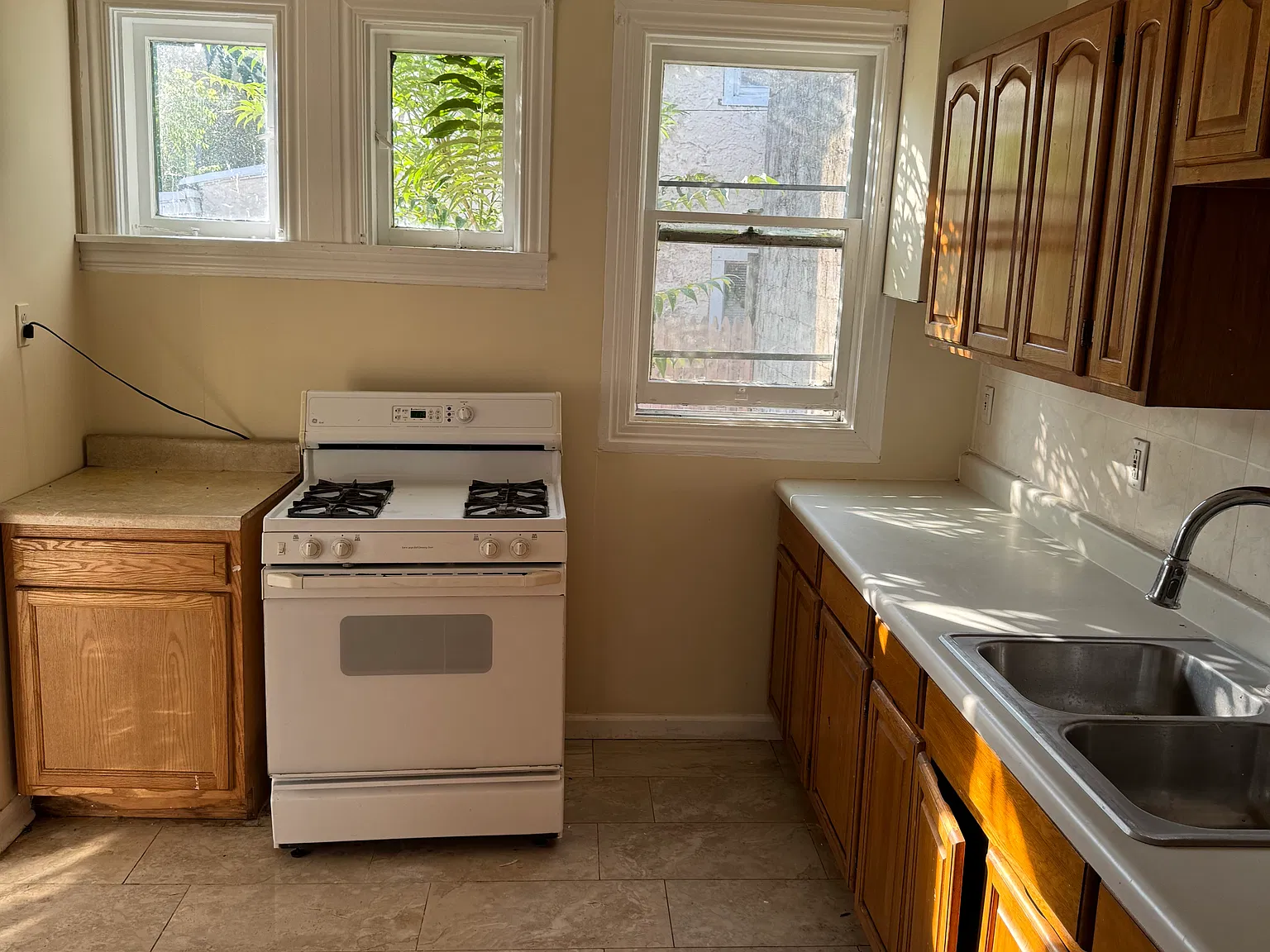 3 bed, 1224 sqft, $1,700 — Photo 2
