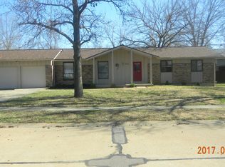 303 Jamboree Dr, Ballwin, MO