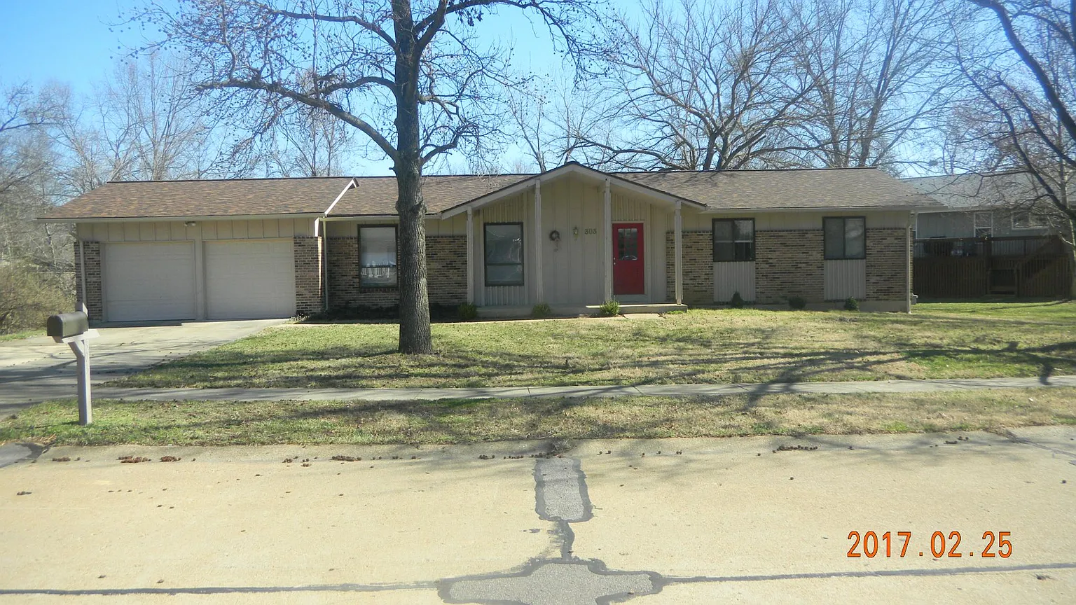 303 Jamboree Dr photo 1