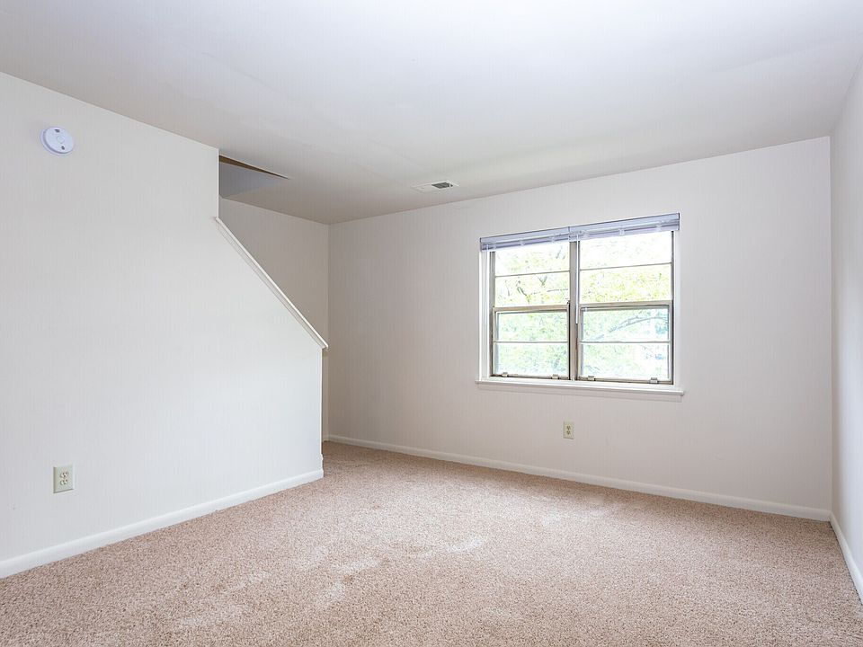 2nd image of 2384 Seamon Ave