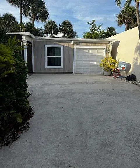 112 E Coral Fish Ln — Photo 47