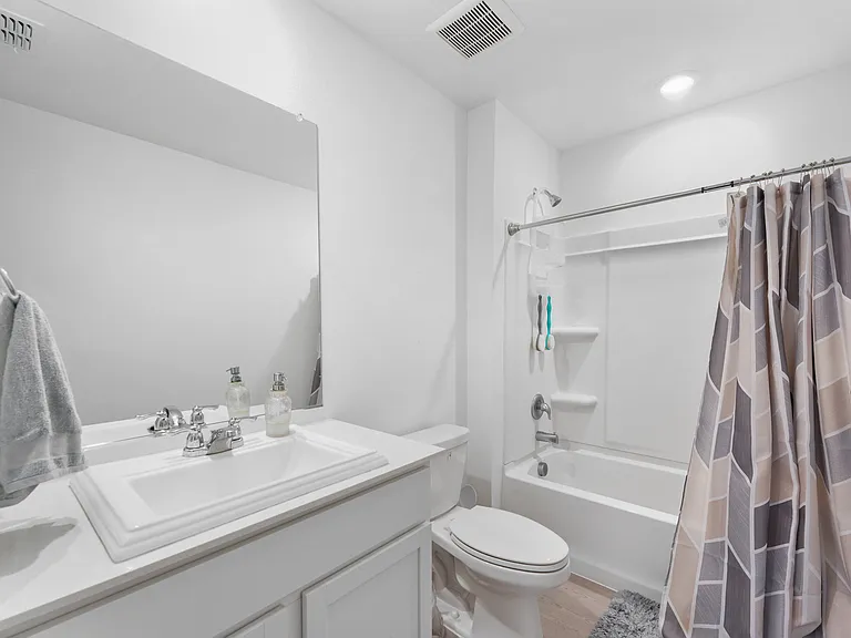 204 Ashbrook St — Photo 17