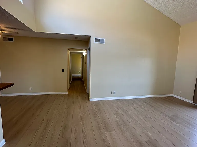 18724 Mandan St #1212 — Photo 2