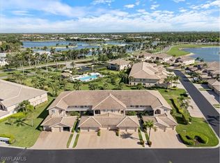 9060 Michael Cir #402, Naples, FL 34113