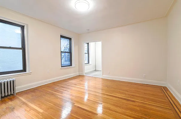 Rented by Hillel Realty Group | media 2