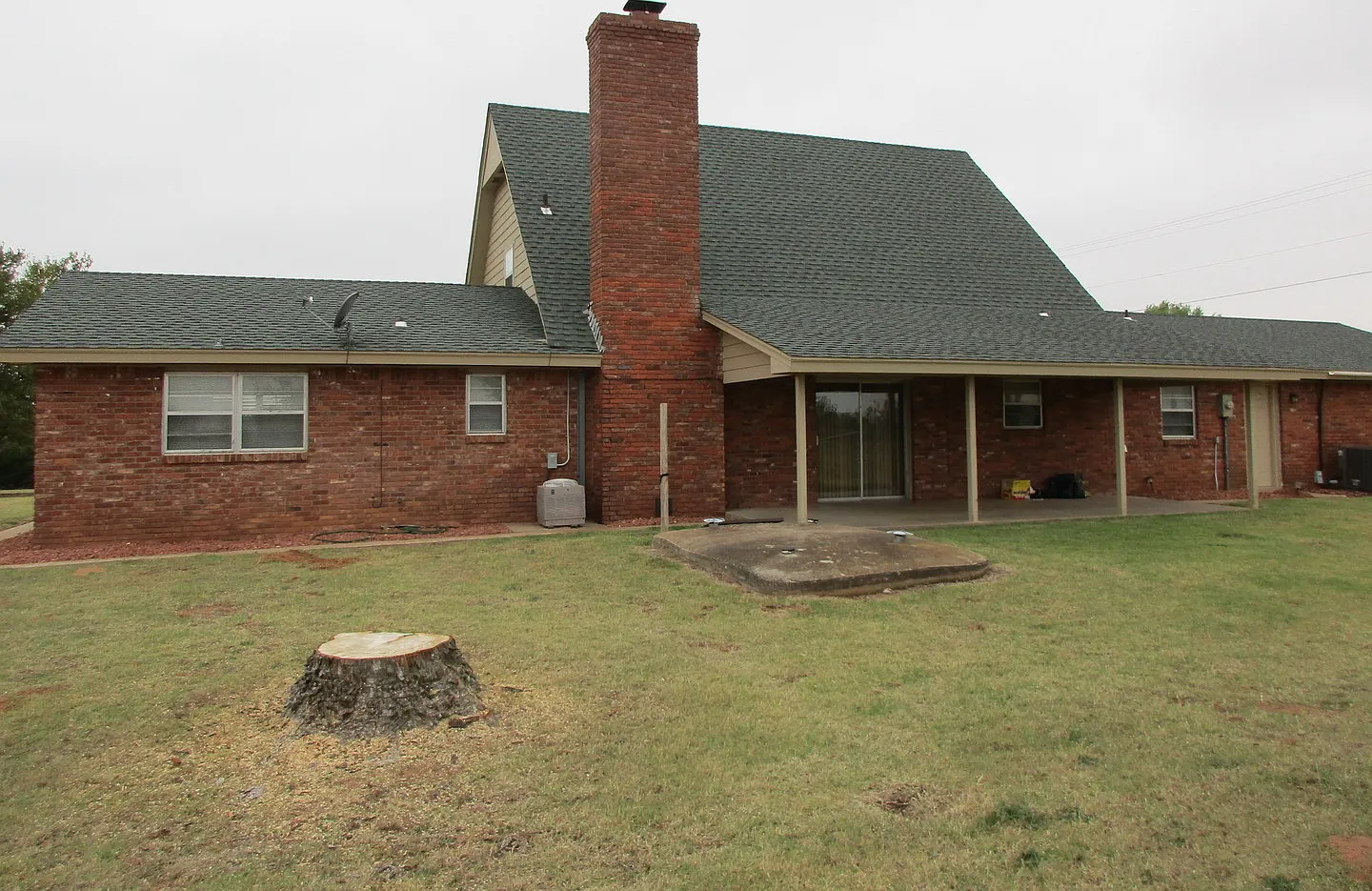 Spacious 3 bedroom 2.5 bath home! — Photo 4