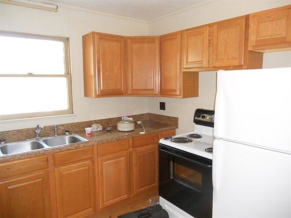 2nd image of 1552 W King St APT A