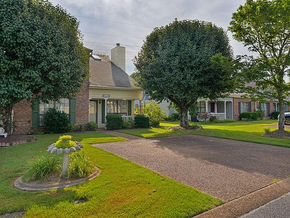 2nd image of 6573 Hickory Meadow Dr