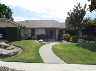 1738 Ash Ave, Clovis, CA 93611