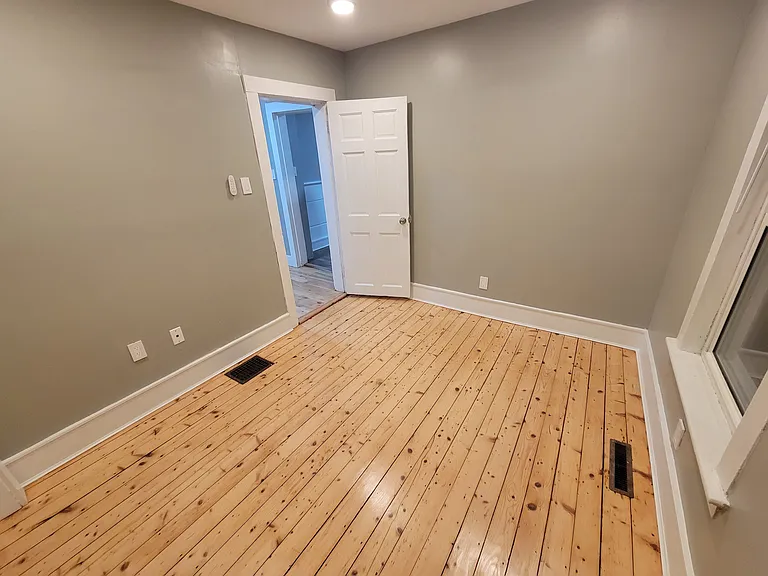 29 Foster St #1 — Photo 10
