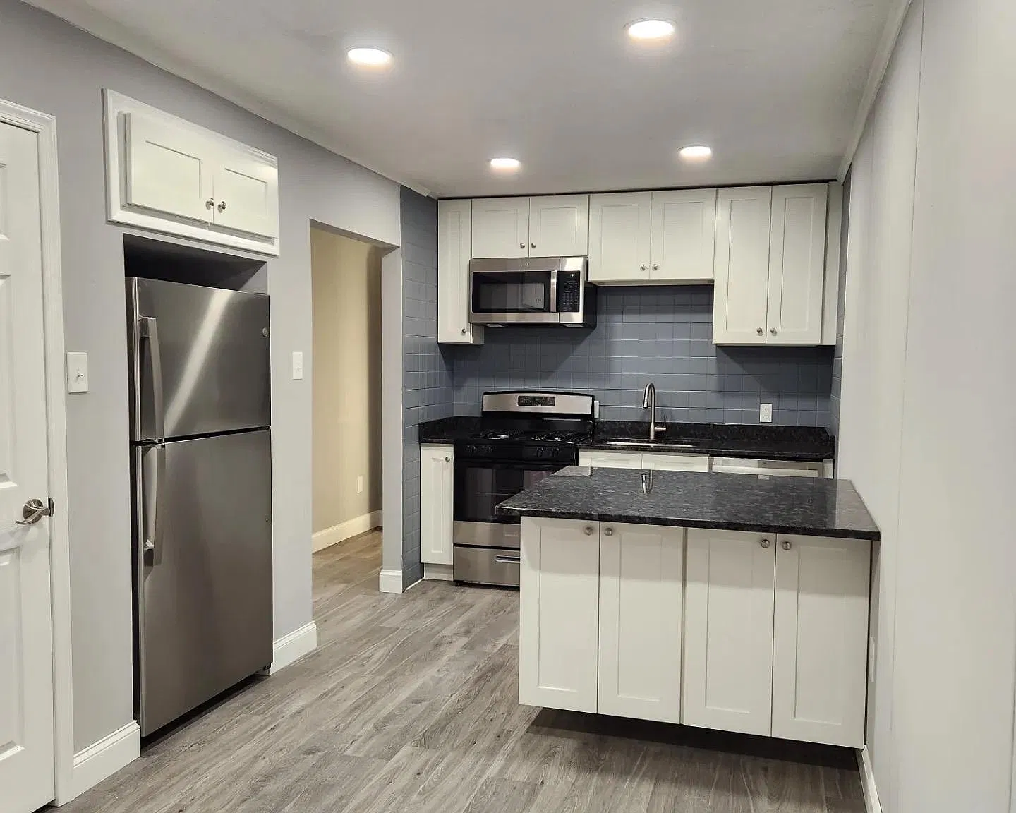2 bed, 1.0 bath, 1000 sqft, $1,945 — Photo 4