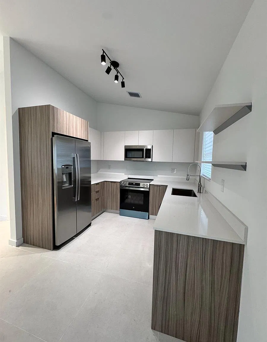 3 bed, 2.0 bath, 1143 sqft, $2,750 — Photo 3
