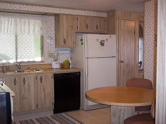 4th image of 9303 E CACTUS Lane #S