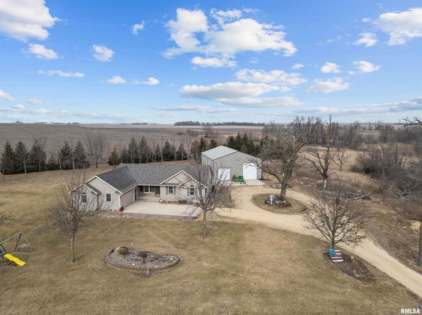 2260 260th Ave, De Witt, IA 52742