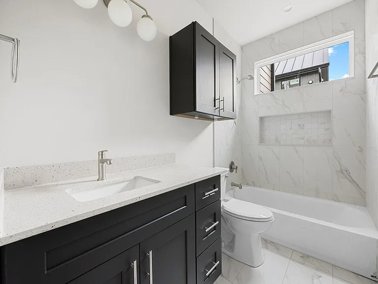 1709 Maple Ave #2B — Photo 25
