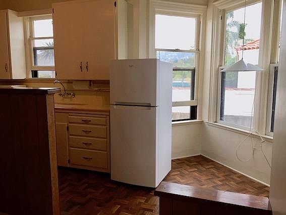 3rd image of 211 W Sola St APT B