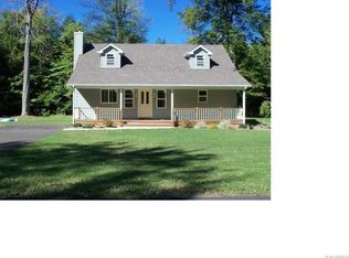 9476 Jamestown St, Angola, NY 14006