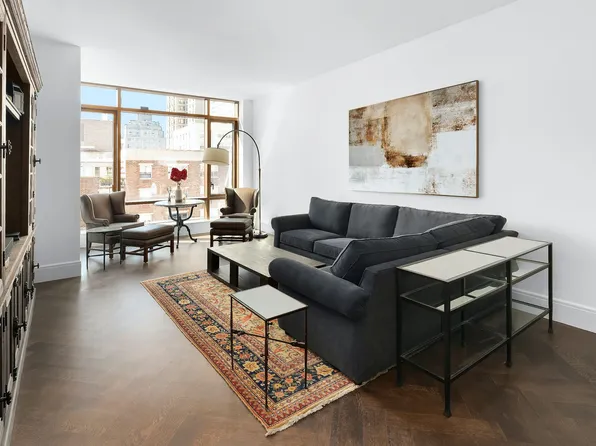 215 E 19th St #6A, New York, NY 10003