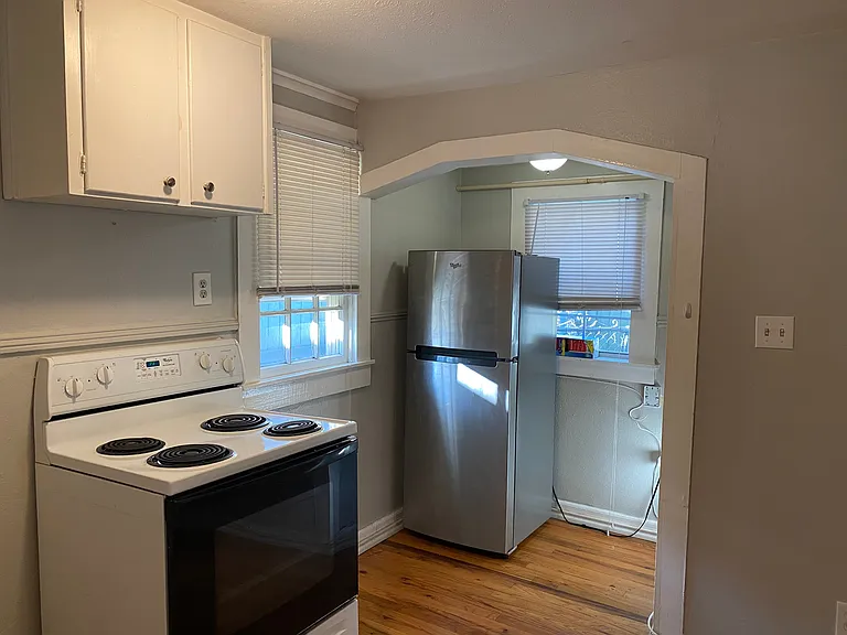 3132 Greene Ave #C — Photo 5