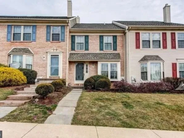 527 Maple Glen Cir, Pottstown, PA 19464