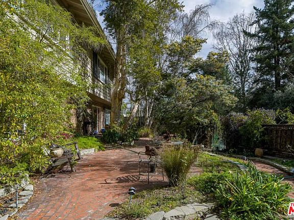 3rd image of 4111 Picasso Ave