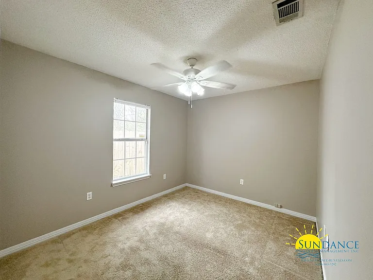 1870 Whispering Oaks Ln — Photo 4