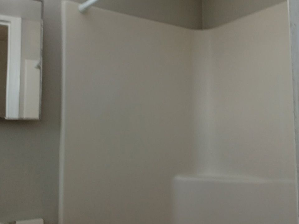 1st image of 206 Oak St APT 9
