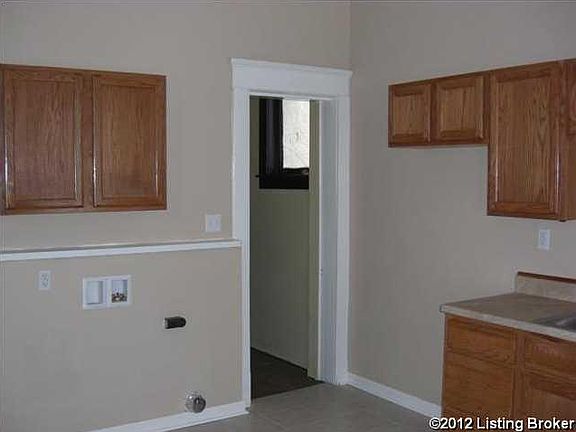 5th image of 705 Baroness Ave