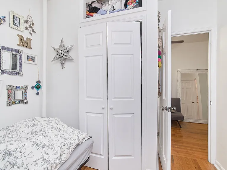 270 E 78th St #15 — Photo 5