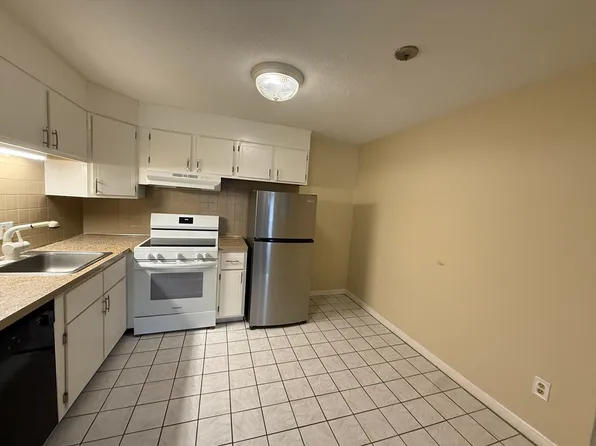 176 Maple Ave APT 1-31, Rutland, MA 01543