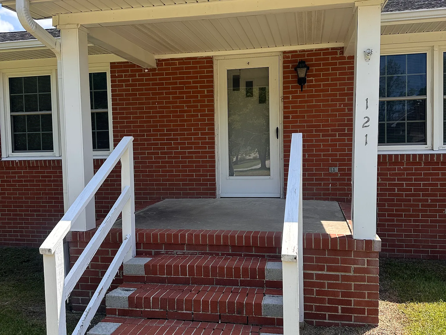 3 bed, $1,500 — Photo 2