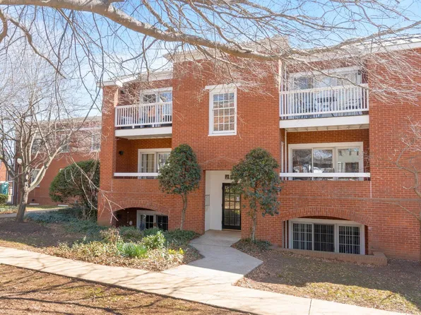 804 E Jefferson St #A18, Charlottesville, VA 22902