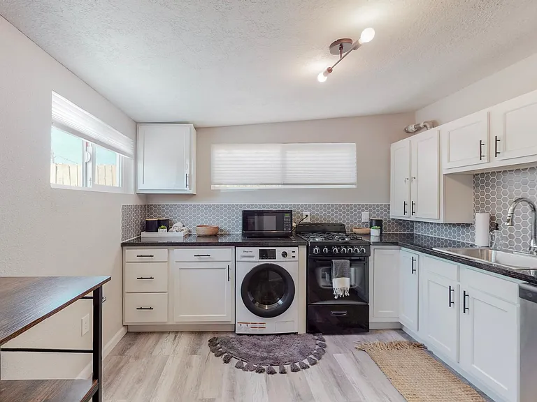 2124 Eton Ave SE #2 — Photo 2