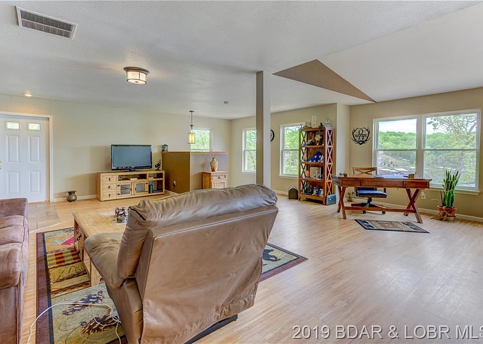36 Sagamo Point, Sunrise Beach, MO 65079 | Zillow
