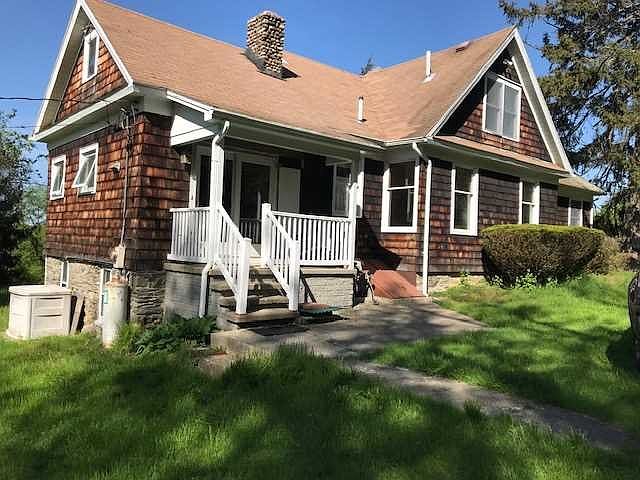 1st image of 58 Woodcrest Ln