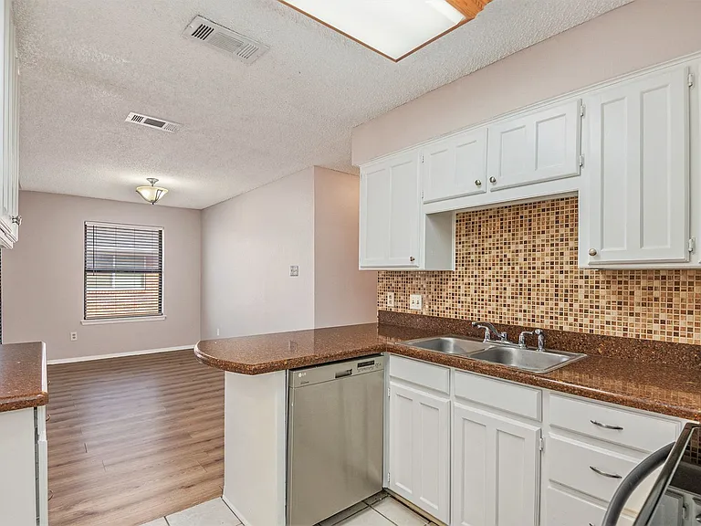617 S Las Vegas Trl — Photo 11