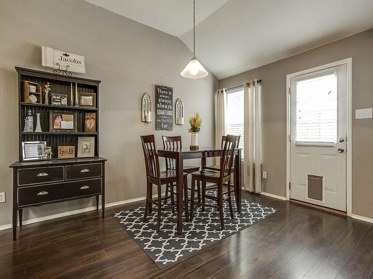 1701 Heron Dr — Photo 3