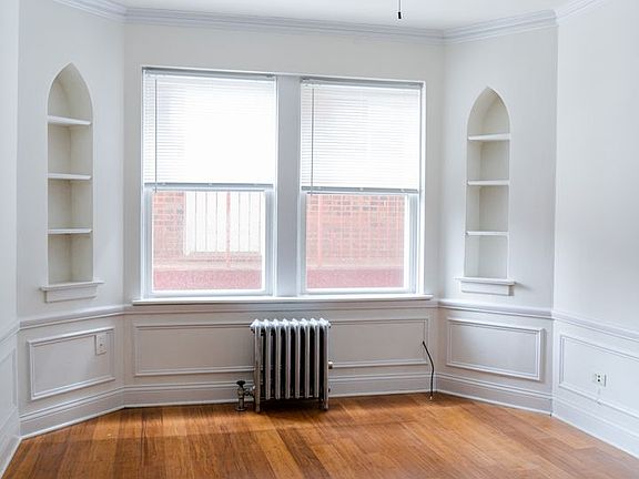 3rd image of 4545 N Beacon St #407