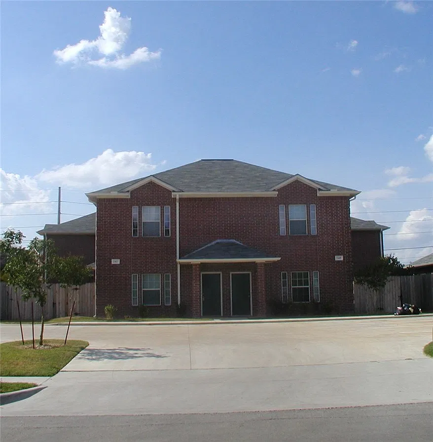 3 bed, 1382 sqft, $1,200 — Photo 4