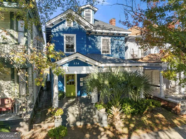 534 E Waldburg St, Savannah, GA 31401