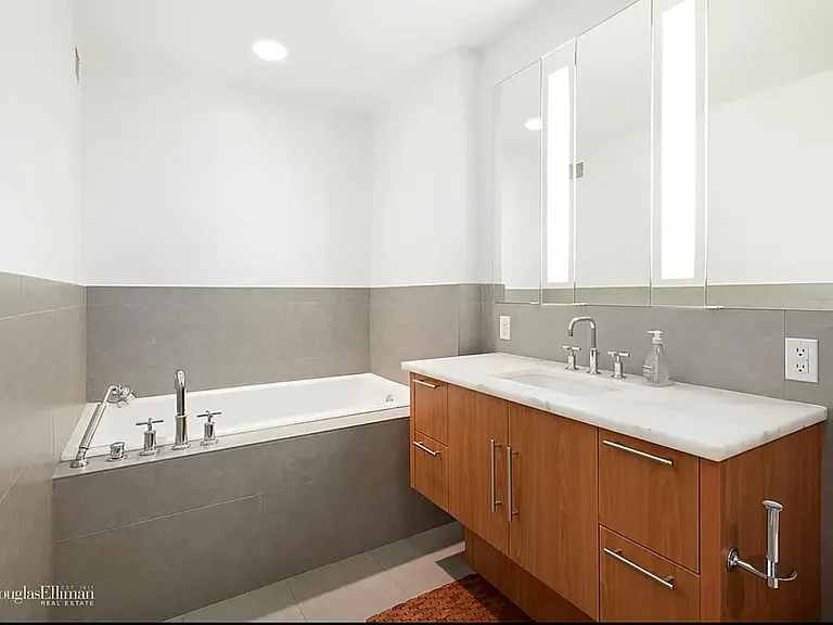 306 Gold St #31C — Photo 8