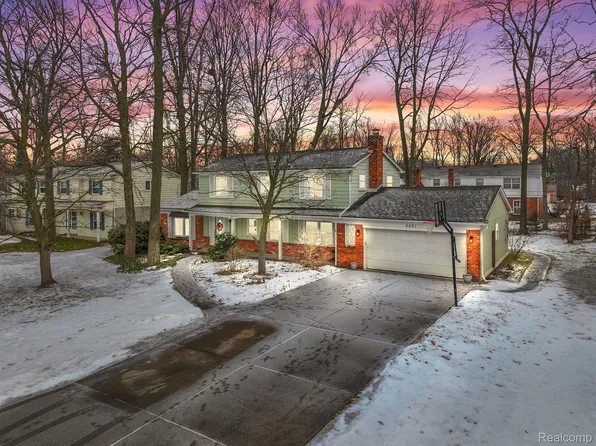 5551 Northcote Ln, West Bloomfield, MI 48322