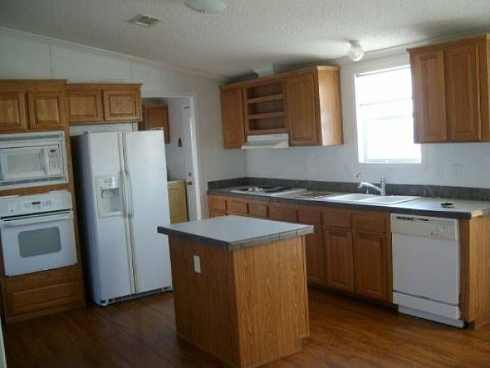 Spacious Kitchen