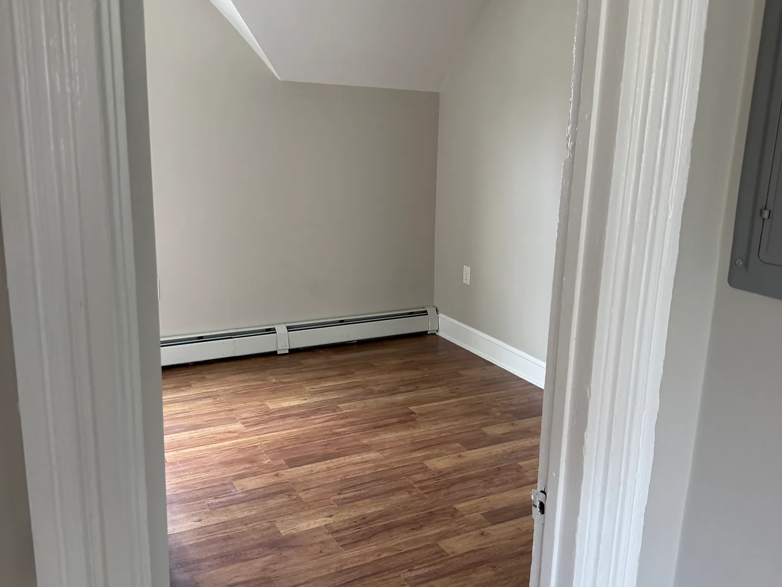3 bed, 1150 sqft, $2,050 — Photo 2