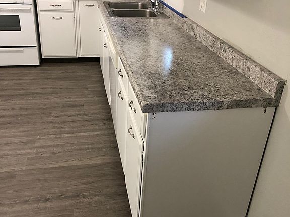 2nd image of 1009 W Wilshire Dr