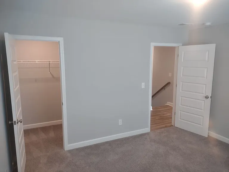 1031 Ashcroft Cir — Photo 57