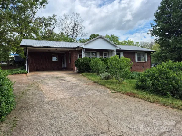 367 Poplar St, Forest City, NC 28043