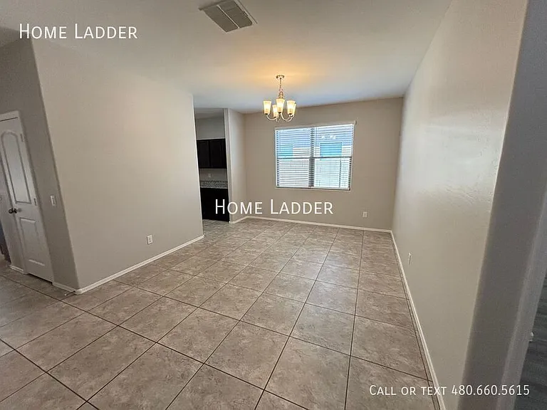 10453 E Cliffrose Ln — Photo 5