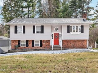 33 Acorn Ave., Clifton Park, NY 12065