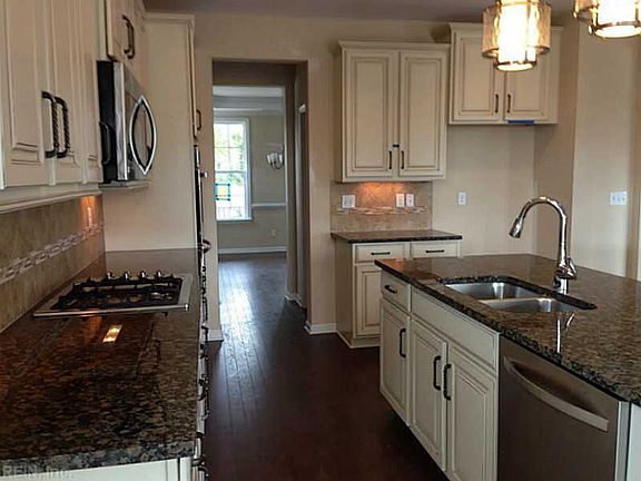 3rd image of 3925 Walkers Bend Dr